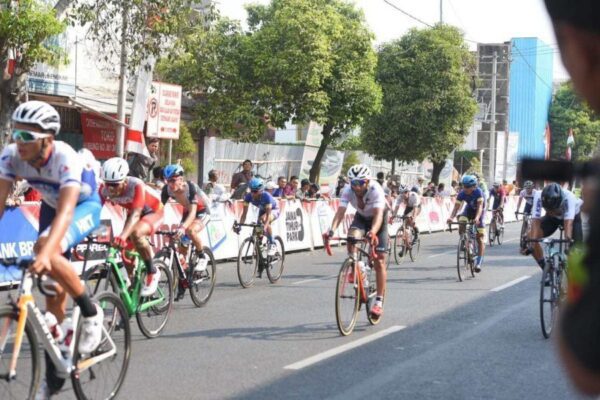 Tour d’ Indonesia 2019 etape ketiga Batu – Jember 14 e1566433960990